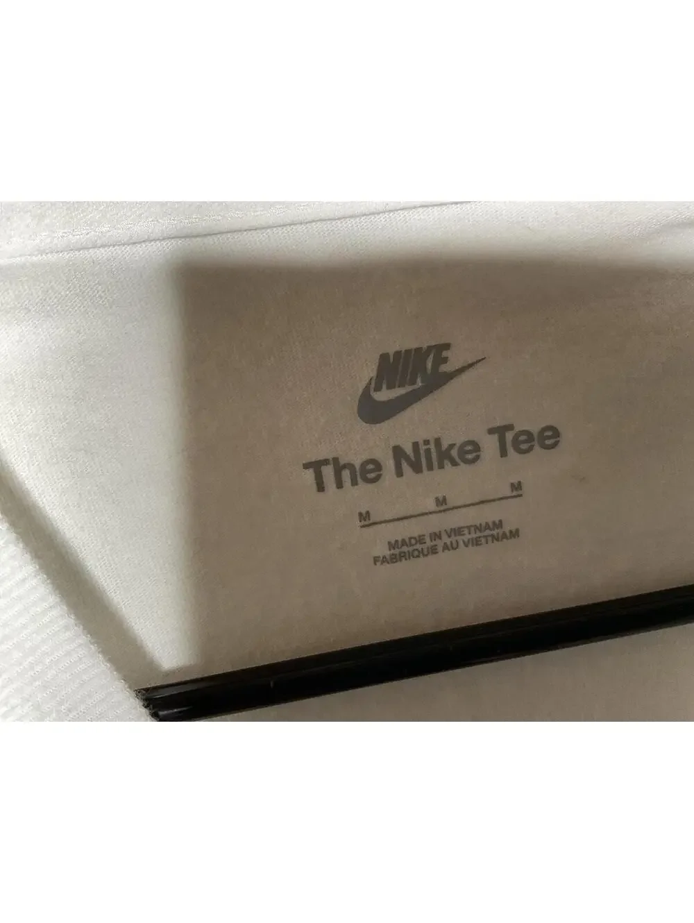 < The Nike Tee Heatwave Photo Short Sleeve Shirt > - Picture 3 of 5
